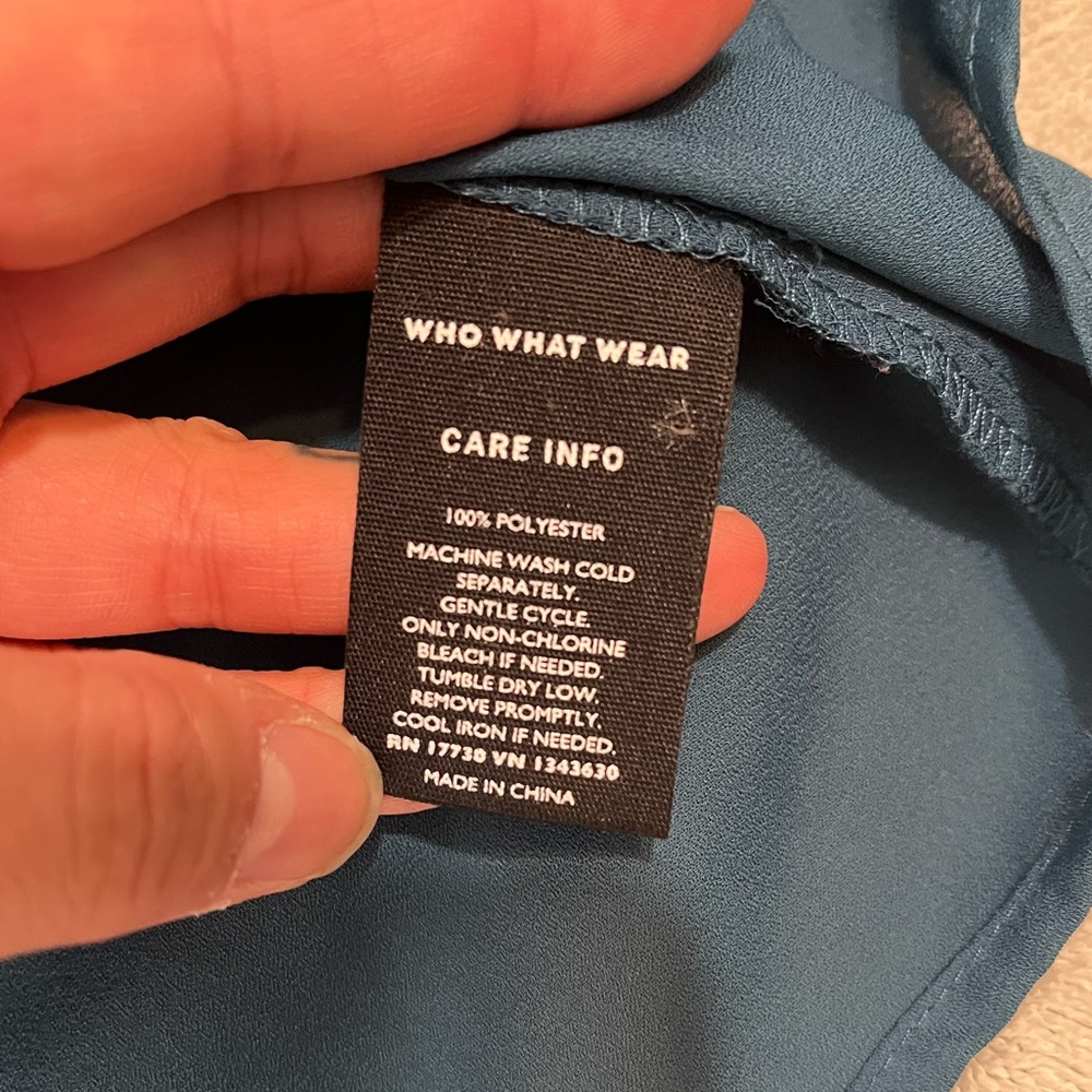 QUICK LIST! Blue button down - Picture 4 of 4